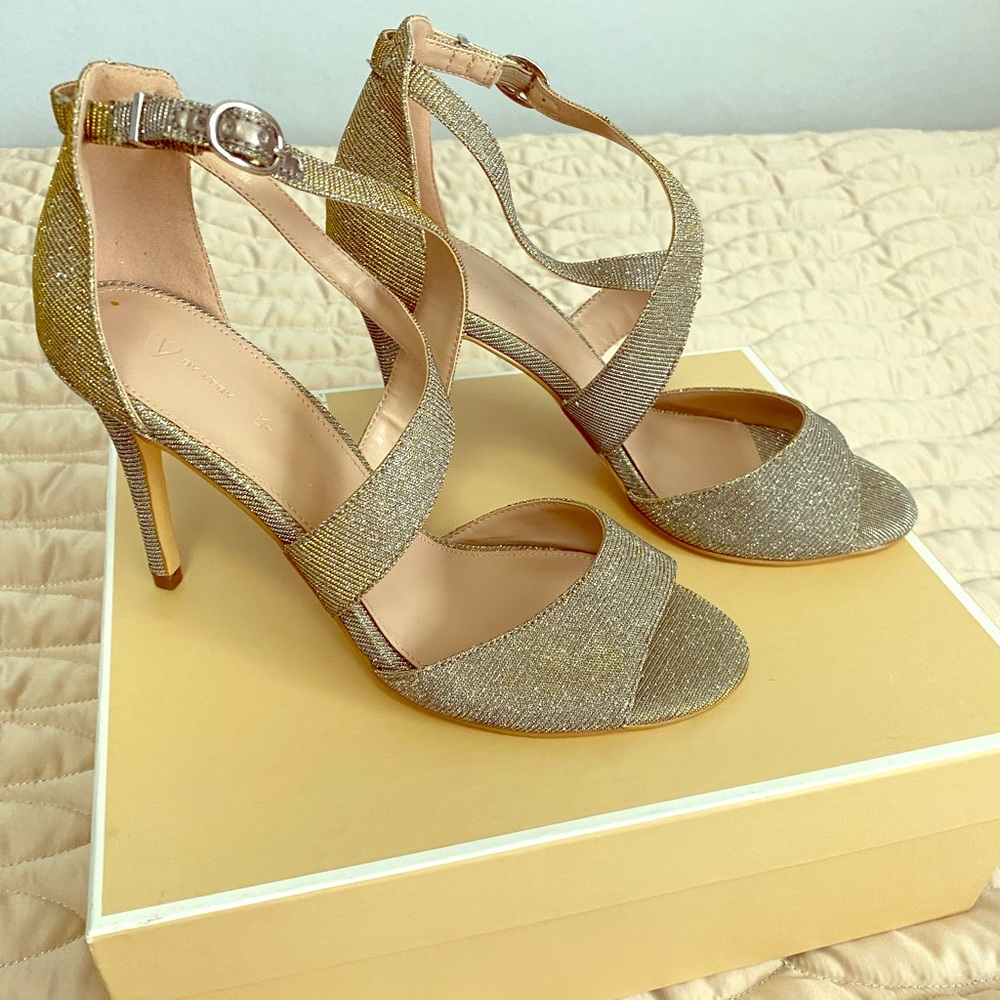 Gold sparkle heel